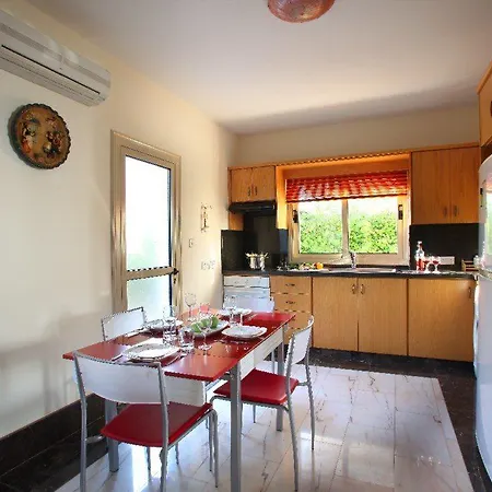 Villa Jasmine 2 Minute Walk From The Beach Pernera 131 Protaras